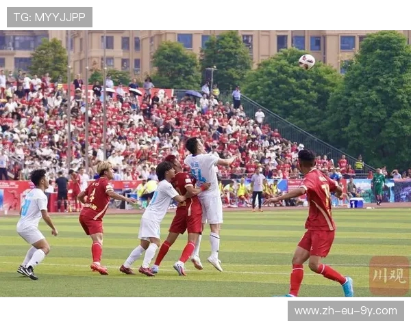 广安与达州足球激战正酣 两队拼搏精神展现精彩对决